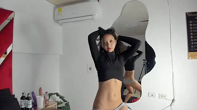 Snapshot of Milanxht chatting on February 2025 01:23:02 AM Milanxht online show from February 2025 01:23:02 AM