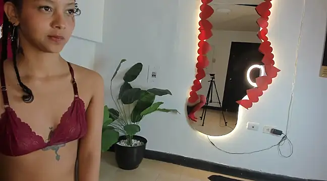 Snapshot of Milanxht chatting on February 2025 03:25:02 AM Milanxht online show from February 2025 03:25:02 AM