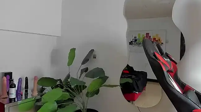 Snapshot of Milanxht chatting on March 2025 09:00:02 PM Milanxht online show from March 2025 09:00:02 PM