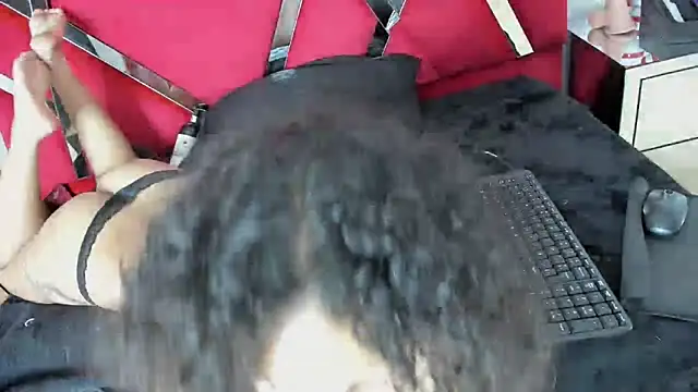 Snapshot of Milanxht chatting on March 2025 02:58:02 AM Milanxht online show from March 2025 02:58:02 AM