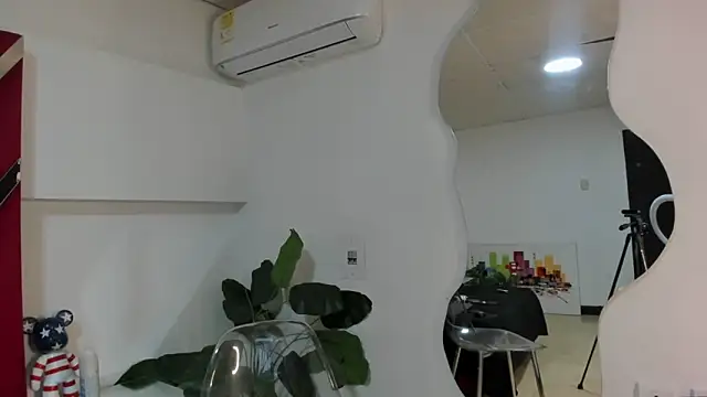 Snapshot of Milanxht chatting on October 2025 08:30:02 PM Milanxht online show from October 2025 08:30:02 PM