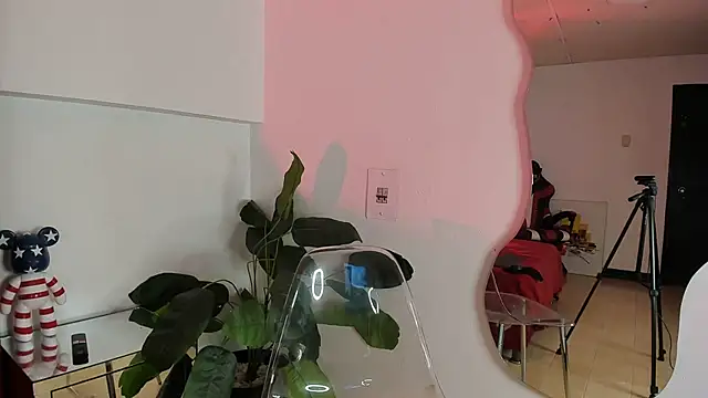 Snapshot of Milanxht chatting on October 2025 09:15:02 PM Milanxht online show from October 2025 09:15:02 PM