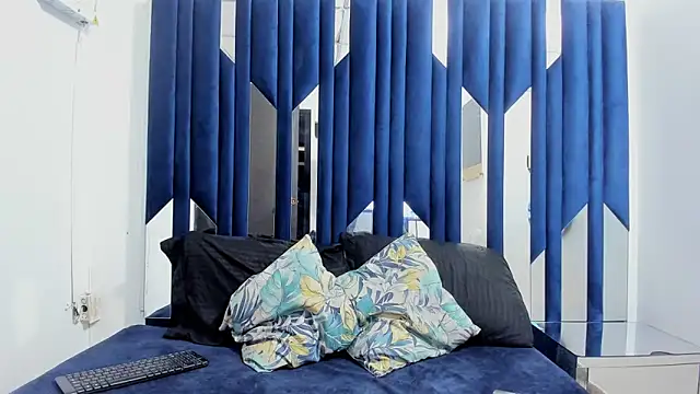 Snapshot of Milanxht chatting on October 2025 06:56:01 PM Milanxht online show from October 2025 06:56:01 PM