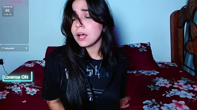 Lune Claire online show from January 2026 01:00:02 AM