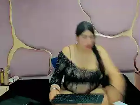 Snapshot of Criistaal_ chatting on February 2025 05:59:02 AM Criistaal  online show from February 2025 05:59:02 AM