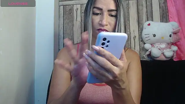 Snapshot of rosa_pretty chatting on October 2025 08:59:01 AM rosa pretty online show from October 2025 08:59:01 AM