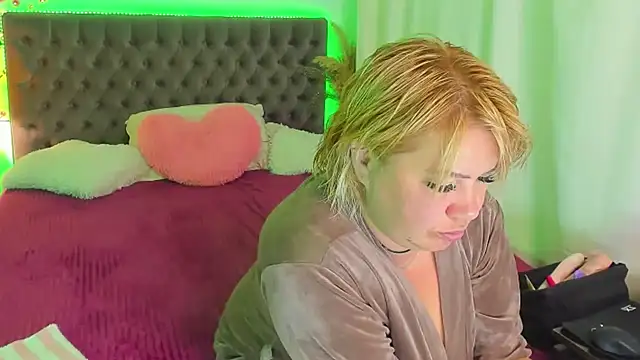 CurlyDreams online show from June 2026 02:10:02 AM