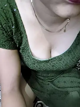 Snapshot of kaveerpooja947 chatting on March 2026 04:46:01 PM kaveerpooja947 online show from March 2026 04:46:01 PM