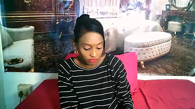 Snapshot of IndianLoveBug chatting on October 2025 05:20:02 AM IndianLoveBug online show from October 2025 05:20:02 AM