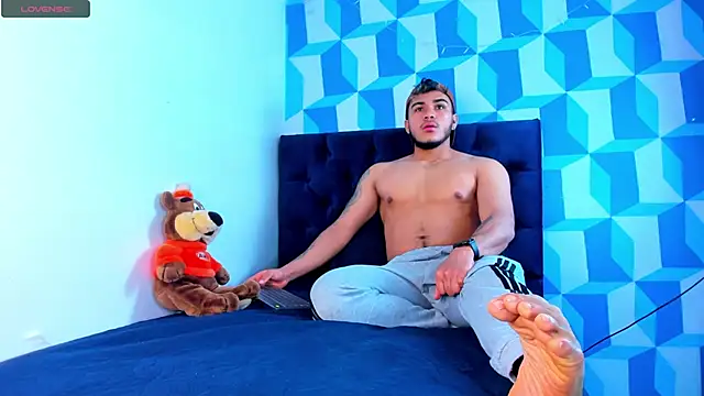 Snapshot of jeisonstark chatting on March 2025 11:33:02 AM jeisonstark online show from March 2025 11:33:02 AM