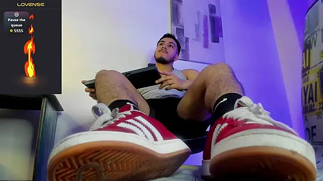 Snapshot of jeisonstark chatting on November 2025 07:03:01 PM jeisonstark online show from November 2025 07:03:01 PM