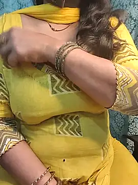 Snapshot of Anamika_Kapoor chatting on April 2026 09:23:01 PM Anamika Kapoor online show from April 2026 09:23:01 PM