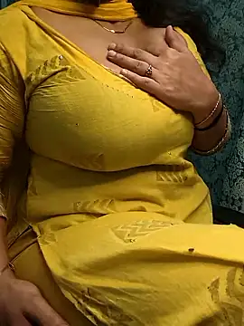 Snapshot of Anamika_Kapoor chatting on May 2026 02:28:01 AM Anamika Kapoor online show from May 2026 02:28:01 AM