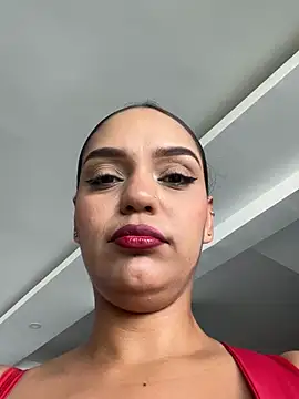 Sara-77 online show from May 2026 07:19:01 PM