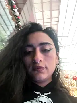 Lila Desiree online show from November 2025 10:22:02 PM