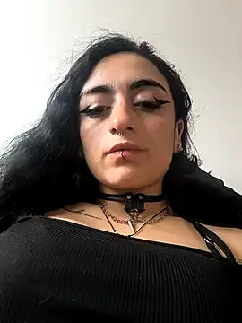 Lila Desiree online show from April 2026 04:15:02 PM