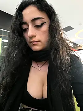 Lila Desiree online show from May 2026 03:06:01 PM