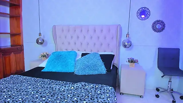 scarleett brown  online show from September 2025 07:05:01 PM