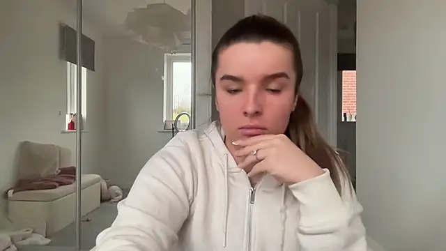 maisiesmithx online show from February 2026 05:10:01 PM