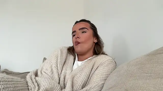 maisiesmithx online show from March 2026 04:29:01 PM