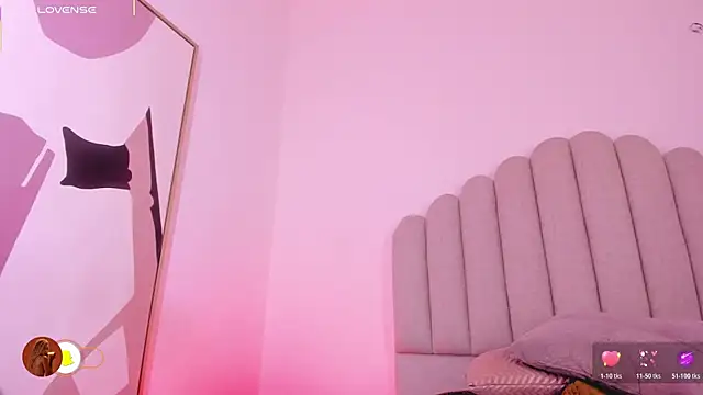 Nikki Angel  online show from February 2026 06:50:01 PM