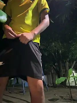 Snapshot of Erick-90 chatting on October 2025 10:03:01 AM Erick-90 online show from October 2025 10:03:01 AM