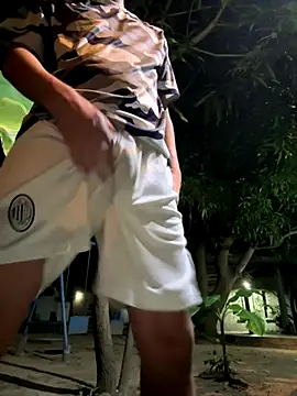 Snapshot of Erick-90 chatting on November 2025 04:45:02 AM Erick-90 online show from November 2025 04:45:02 AM