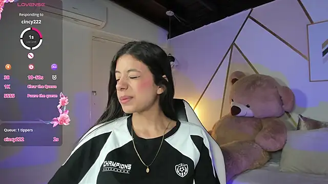 Snapshot of coraltaylor chatting on December 2024 03:52:01 PM coraltaylor online show from December 2024 03:52:01 PM