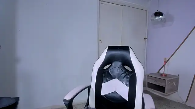 Snapshot of coraltaylor chatting on March 2025 12:45:01 AM coraltaylor online show from March 2025 12:45:01 AM