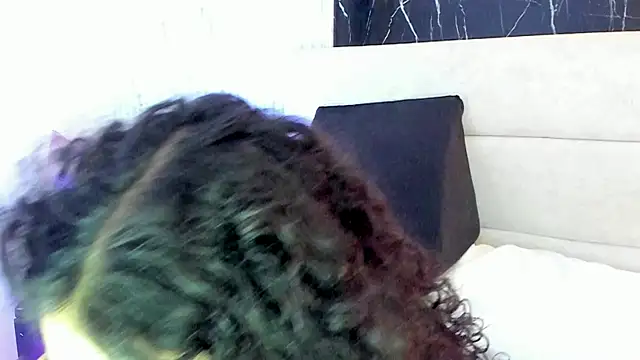Reginavegaa online show from May 2026 04:07:01 AM