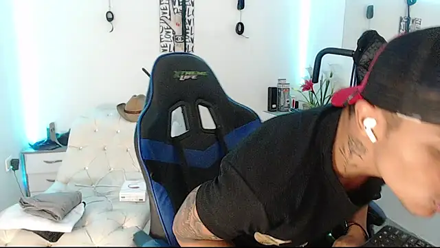 Leonard Price online show from March 2025 03:07:01 PM