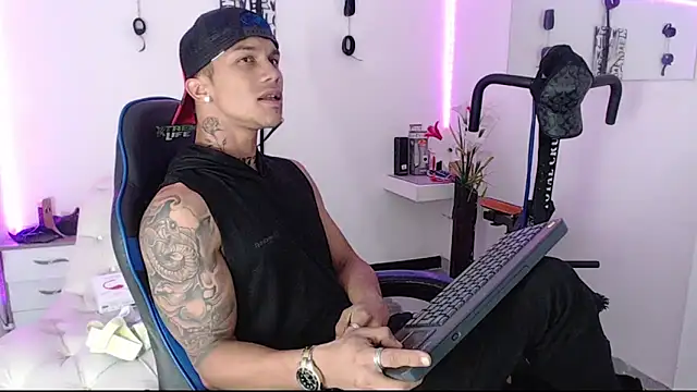 Leonard Price online show from March 2025 09:47:02 AM