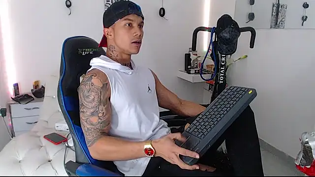 Leonard Price online show from March 2025 02:37:02 AM