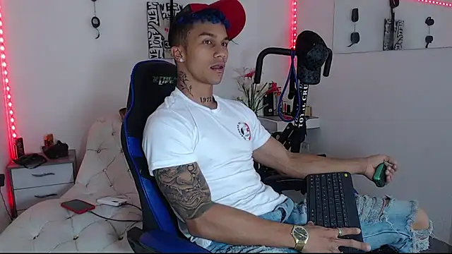 Leonard Price online show from March 2025 02:51:01 AM