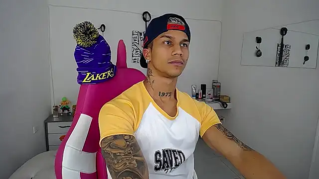 Leonard Price online show from September 2025 12:32:02 AM