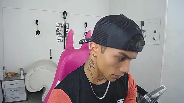 Leonard Price online show from February 2026 02:14:01 PM