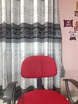 Snapshot of SuranSexy33 chatting on February 2025 04:39:02 PM SuranSexy33 online show from February 2025 04:39:02 PM