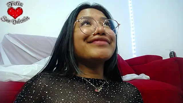 Snapshot of ricura_mily chatting on February 2025 04:14:02 AM ricura mily online show from February 2025 04:14:02 AM