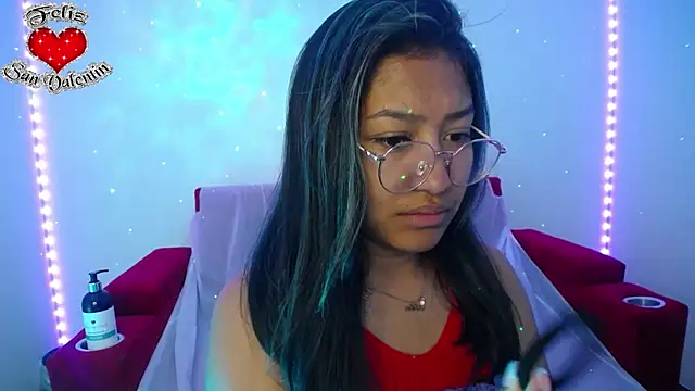 Snapshot of ricura_mily chatting on March 2025 08:05:02 AM ricura mily online show from March 2025 08:05:02 AM