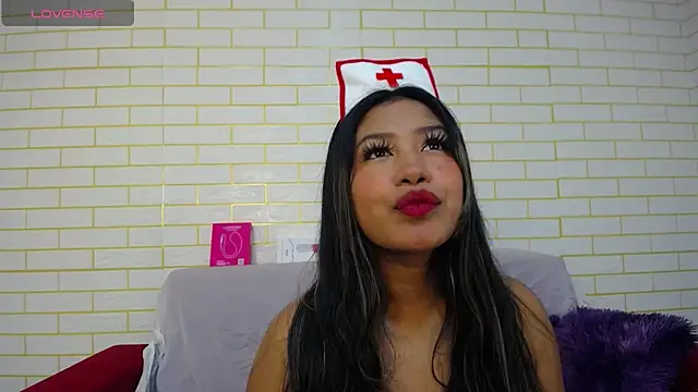 Snapshot of ricura_mily chatting on October 2025 04:24:02 AM ricura mily online show from October 2025 04:24:02 AM