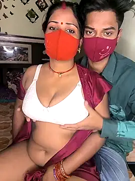 Snapshot of Indian_Lust_Couple chatting on February 2025 06:10:02 PM Indian Lust Couple online show from February 2025 06:10:02 PM