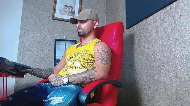 Snapshot of NigelBoydXXX chatting on December 2024 09:51:01 PM NigelBoydXXX online show from December 2024 09:51:01 PM
