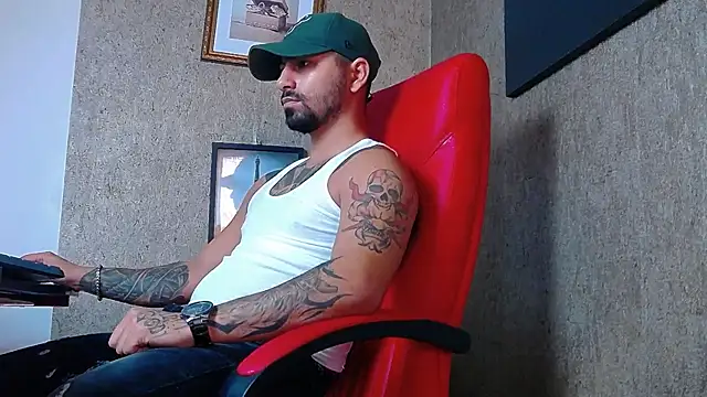 Snapshot of NigelBoydXXX chatting on February 2025 10:50:02 AM NigelBoydXXX online show from February 2025 10:50:02 AM