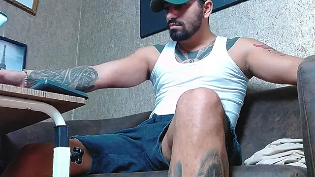 Snapshot of NigelBoydXXX chatting on February 2025 05:53:01 AM NigelBoydXXX online show from February 2025 05:53:01 AM