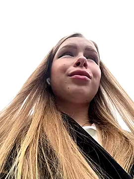 Snapshot of mur_girl chatting on October 2025 09:18:01 AM mur girl online show from October 2025 09:18:01 AM