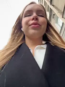 Snapshot of mur_girl chatting on October 2025 01:00:01 PM mur girl online show from October 2025 01:00:01 PM