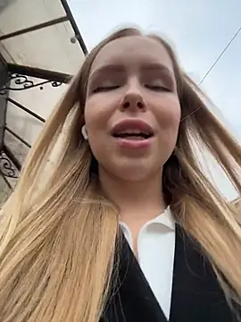 Snapshot of mur_girl chatting on November 2025 11:43:02 AM mur girl online show from November 2025 11:43:02 AM