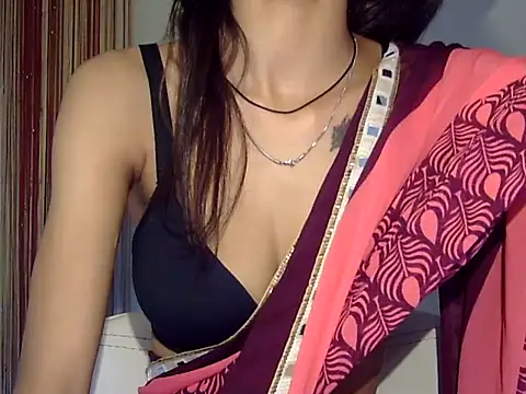 MAAYRA 09 online show from October 2025 09:44:01 AM