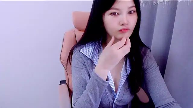 Snapshot of Little-sweet chatting on September 2025 02:48:01 AM Little-sweet online show from September 2025 02:48:01 AM