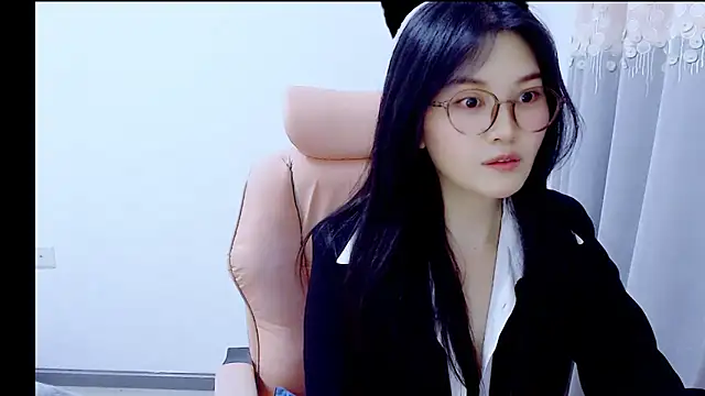 Snapshot of Little-sweet chatting on October 2025 01:56:02 PM Little-sweet online show from October 2025 01:56:02 PM